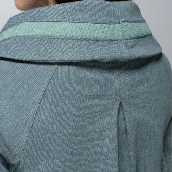 Lululemon to Class Jacket - Picture 11 of 11